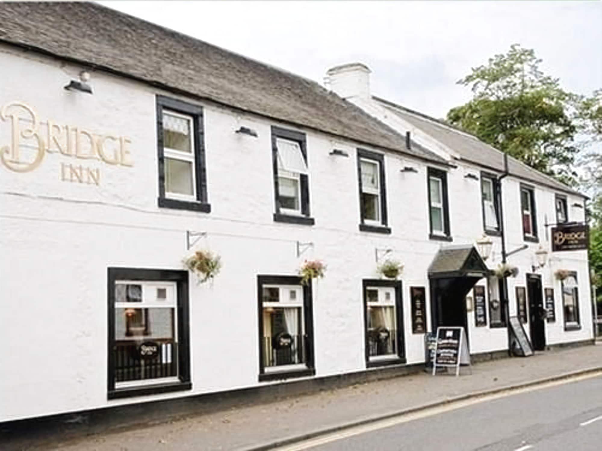 The Bridge Inn Tillicoultry Exterior photo